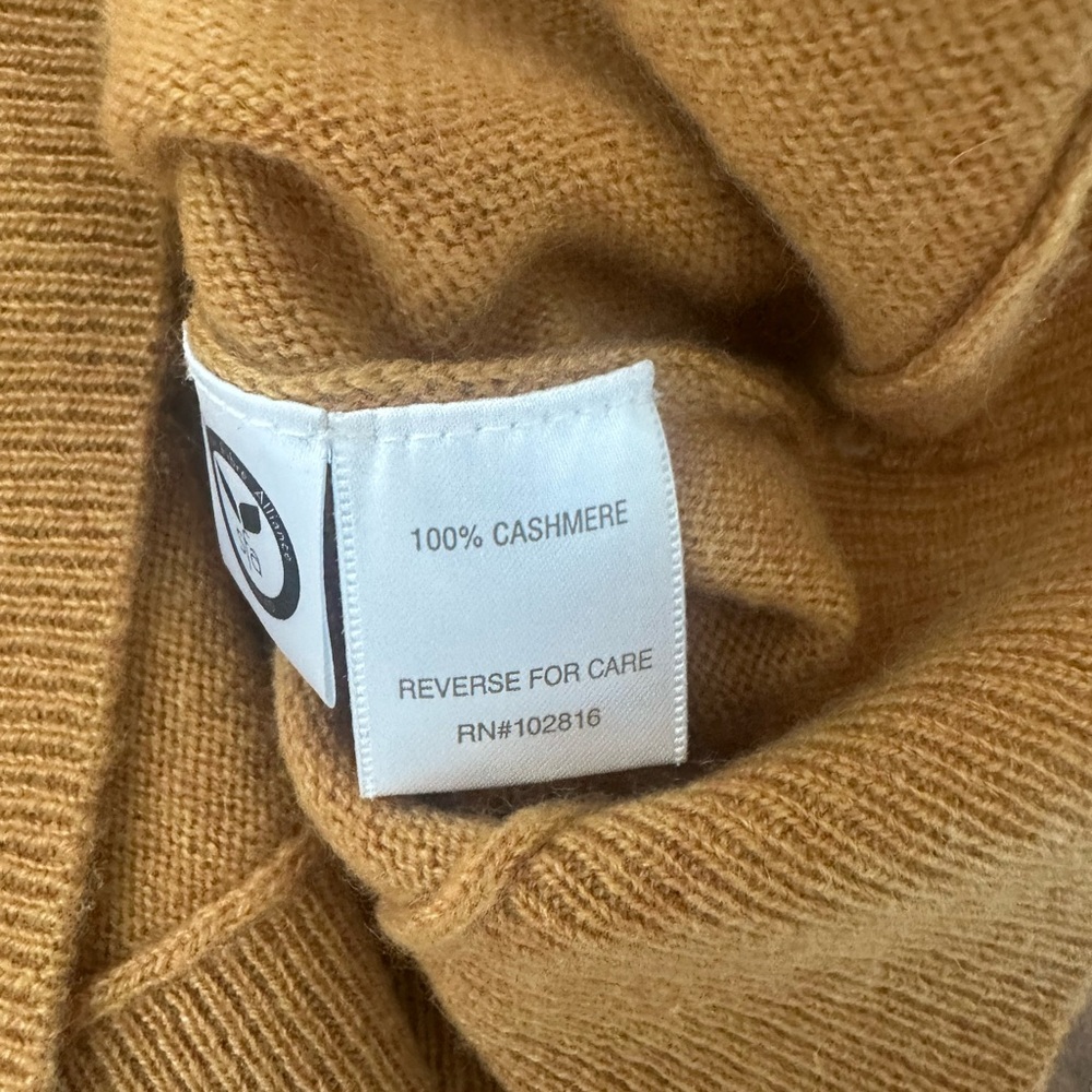 Worn Once Garnet Hill Cashmere  V-Neck Sweater - Picture 5 of 6
